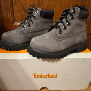 NEW Timberland Kids Gray Boots