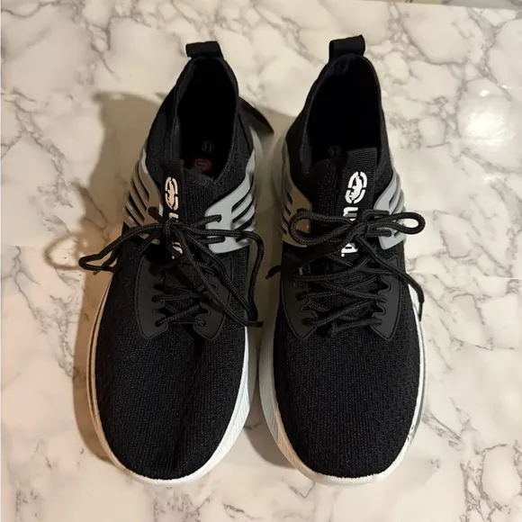 NEW UNLTD Men's Black Athletic Shoes Size 9.5