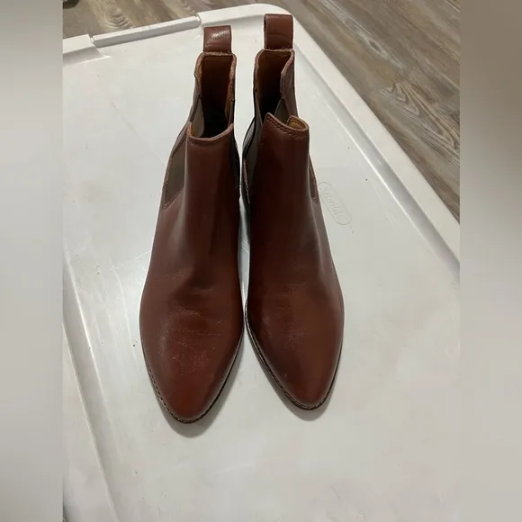 New with out box Lucky Brand Lufti Chelsea Boot in brown sz 7 NEW!
