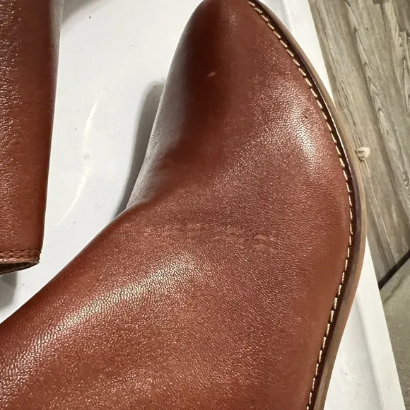 New with out box Lucky Brand Lufti Chelsea Boot in brown sz 7 NEW!