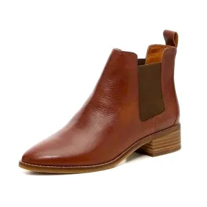 New with out box Lucky Brand Lufti Chelsea Boot in brown sz 7 NEW!