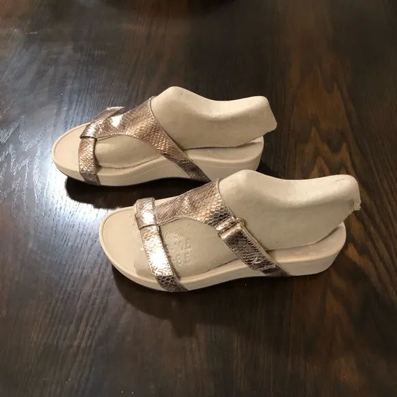 NEW🌟VIONIC Ellie Metallic Snake skin Leather T-Strap Slide Sandals size 8 comfy