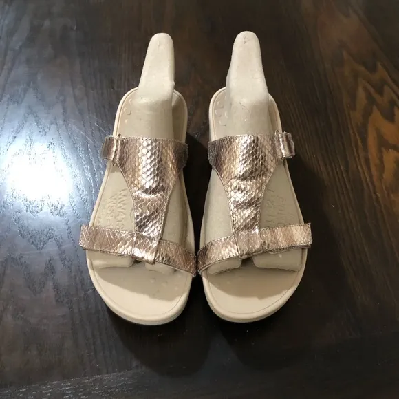 NEW🌟VIONIC Ellie Metallic Snake skin Leather T-Strap Slide Sandals size 8 comfy