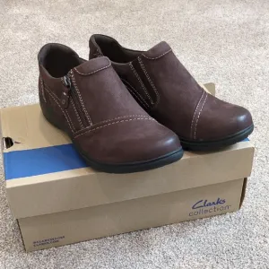 NIB Clarks Brown Slip-Ons with Side Zippers and Padded Collar size 10