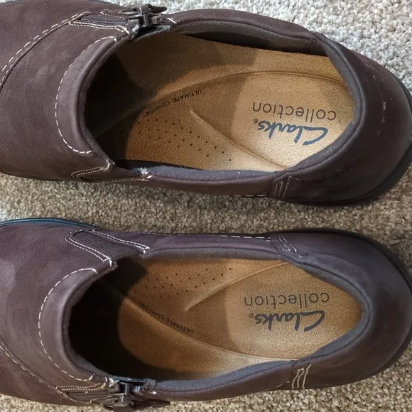 NIB Clarks Brown Slip-Ons with Side Zippers and Padded Collar size 10