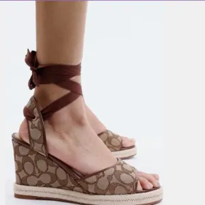 NIB - COACH Women Sandal Patrice - Super Cute &amp;Comfortable - Size 6, 6.5, 7.5 US