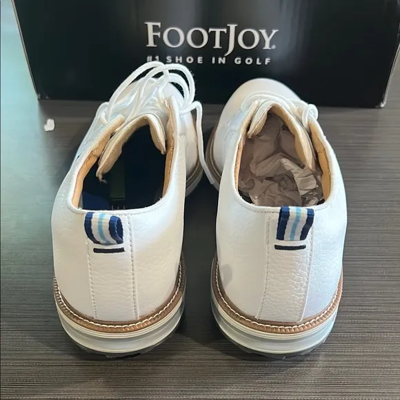 NIB- Men’s size 9 Narrow FootJoy White Golf Shoes