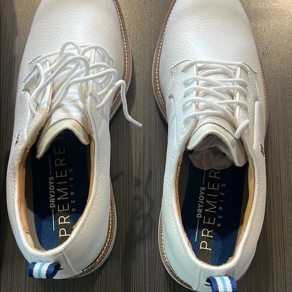 NIB- Men’s size 9 Narrow FootJoy White Golf Shoes
