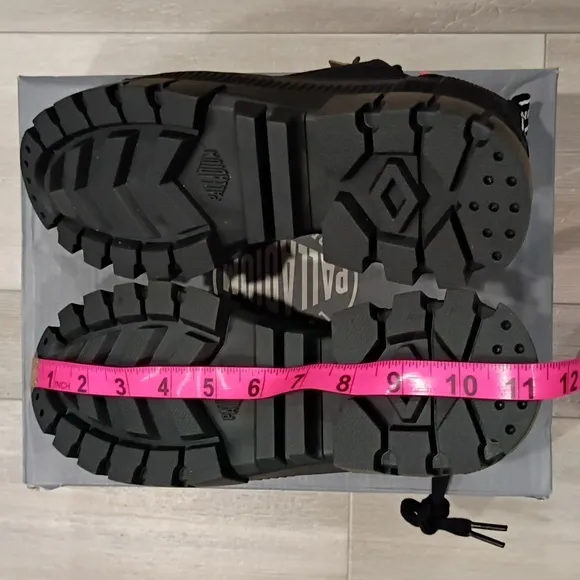 NIB Palladium Women's REVOLT LO TX 6.5 Black Shoes
