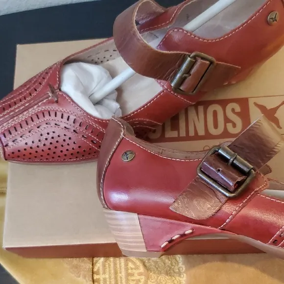 🦋NIB Pikolinos Red Leather Mary Jane Shoes