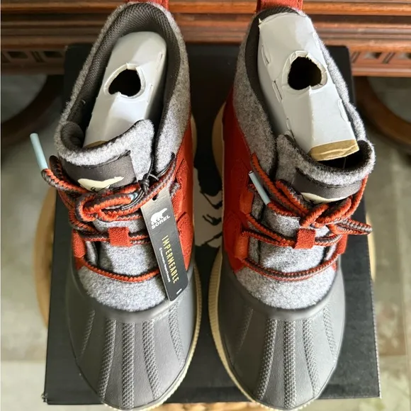 NIB Sorel Waterproof Boots