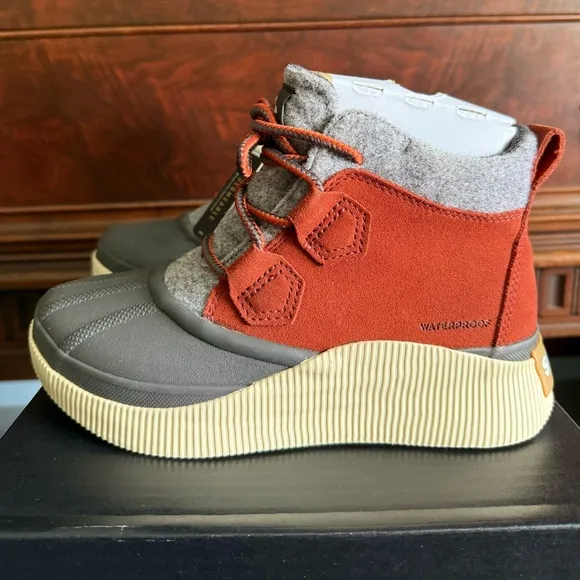 NIB Sorel Waterproof Boots