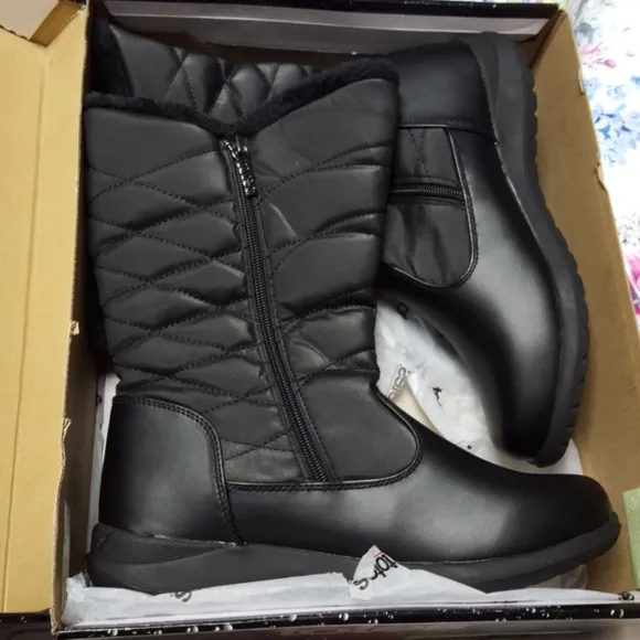 NIB womens Totes black waterproof boots