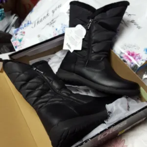 NIB womens Totes black waterproof boots