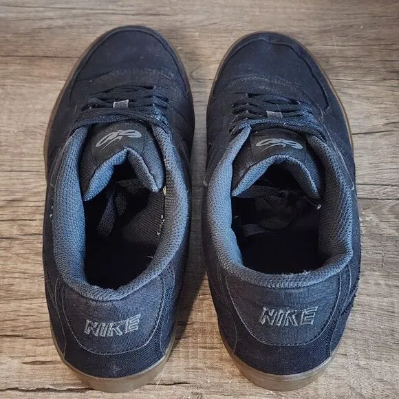 Nike 6.0 Mavrk Low 2 Men's Skate Shoes Size 10.5 Black/Gum