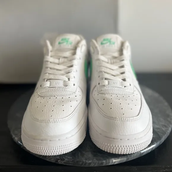 Nike Air Force 1 ‘07 315115-164 Women’s sz. 8.5 White Green Glow w/Box
