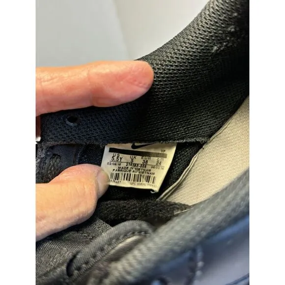 Nike Air Force 1 LE Triple Black Size 5.5Y Sneakers Shoes