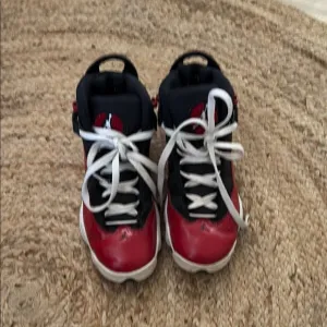 Nike Air Jordan Youth 7 Red and Black Athletic Shoes