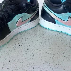 Nike Air Low Shoes Black and Teal Sneakers with Silver Swoosh