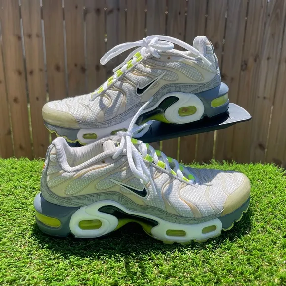 Nike Air Max Plus Gray Running Shoes  GS Youth Sz 4Y