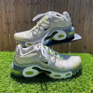 Nike Air Max Plus Gray Running Shoes  GS Youth Sz 4Y