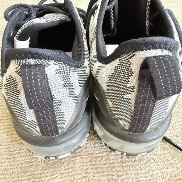 Nike Air Max Sequent 3 black and white Camo Sneakers good condition size 10