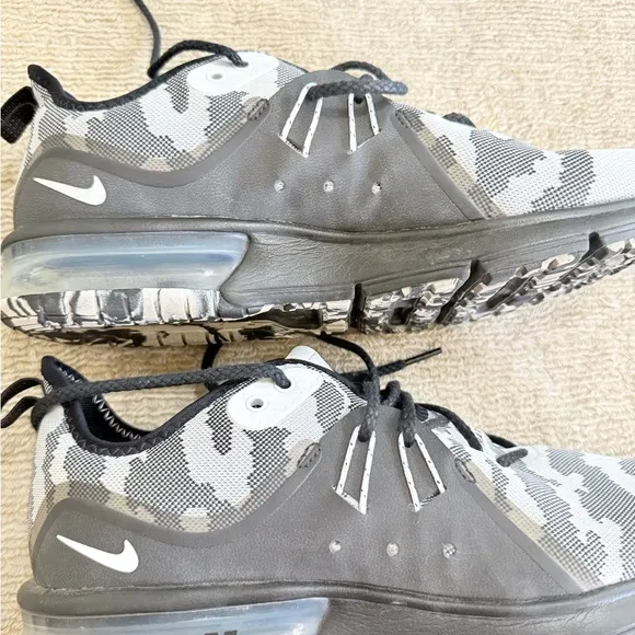 Nike Air Max Sequent 3 black and white Camo Sneakers good condition size 10