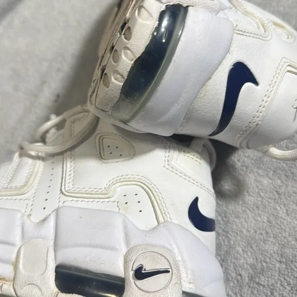 Nike Air more uptempo GS Kids  youth size 1 White Sneakers tennis shoes high top