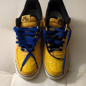 Nike Athletic Shoes Yellow and Blue with Low-Top Design and Smooth Material
