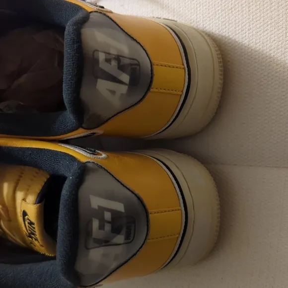 Nike Athletic Shoes Yellow and Blue with Low-Top Design and Smooth Material