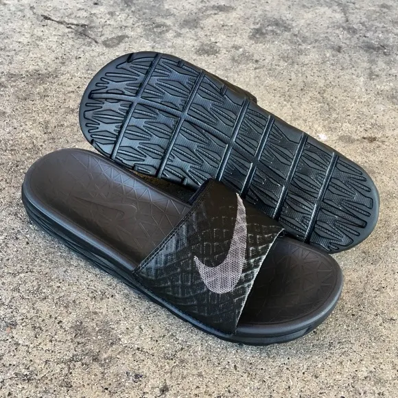 NIKE BENASSI SOLARSOFT SLIDES JDI BLACK  RAIDERS