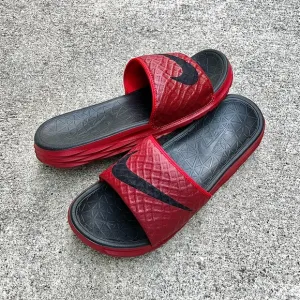 NIKE BENASSI SOLARSOFT SLIDESJDI BLACK UNIVERSITY RED REDS BLACKS •