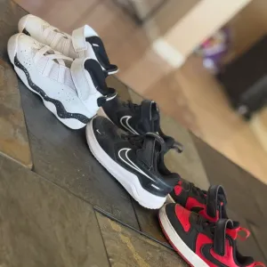 Nike Black and Red Sneakers Athletic Casual