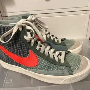 Nike Blazer Mid 77 Patch Sneakers with Orange Swoosh Mens Size 10