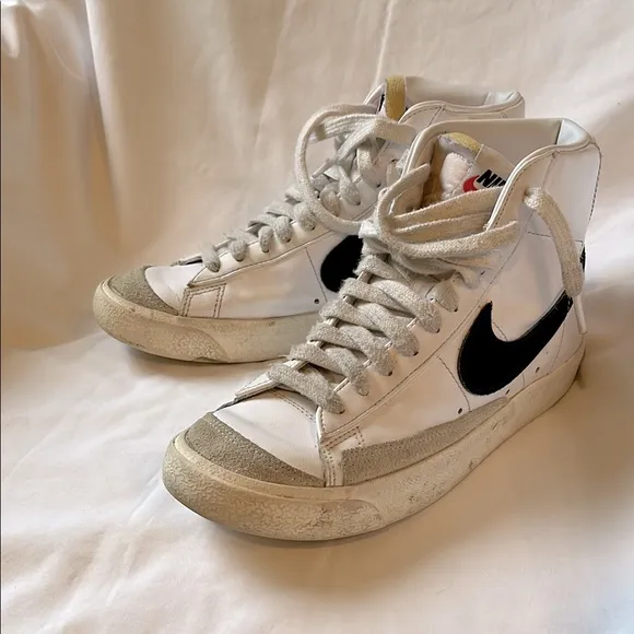 Nike Blazer Mid 77 Sneakers in White and Black