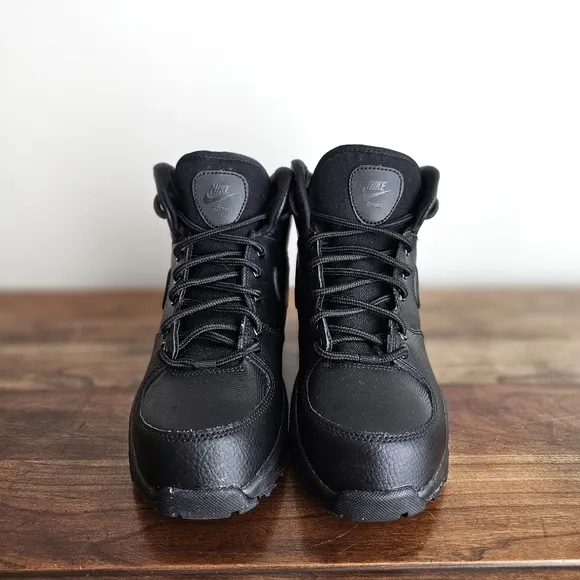 Nike Boys Manoa Sneaker Rugged Black Boots with Leather Upper Trail Style Sz 5Y