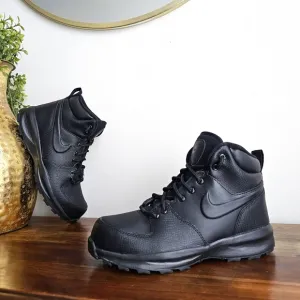 Nike Boys Manoa Sneaker Rugged Black Boots with Leather Upper Trail Style Sz 5Y
