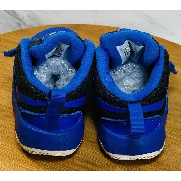 Nike Boys Shoes Royal Blue Black White Team Hustle D8 PS Sz 8C