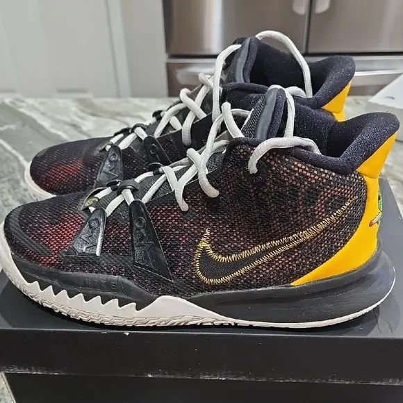 Nike Kids Kyrie 7  Black and Yellow Basketball Sneakers Size 5y
