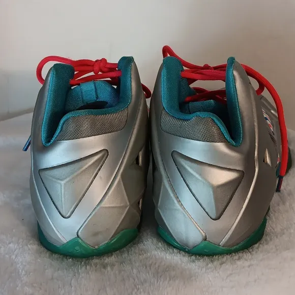 Nike Lebron 11 &quot;Barbershop&quot; Boys Athletic Shoes