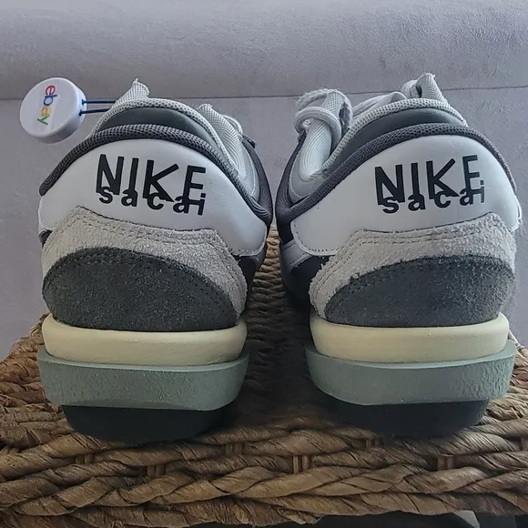 Nike Men's Gray Sneakers/ Sacai Size US 12.