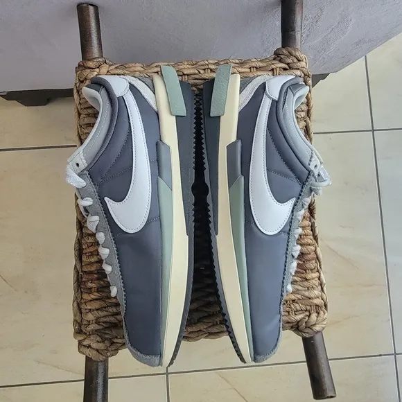 Nike Men's Gray Sneakers/ Sacai Size US 12.