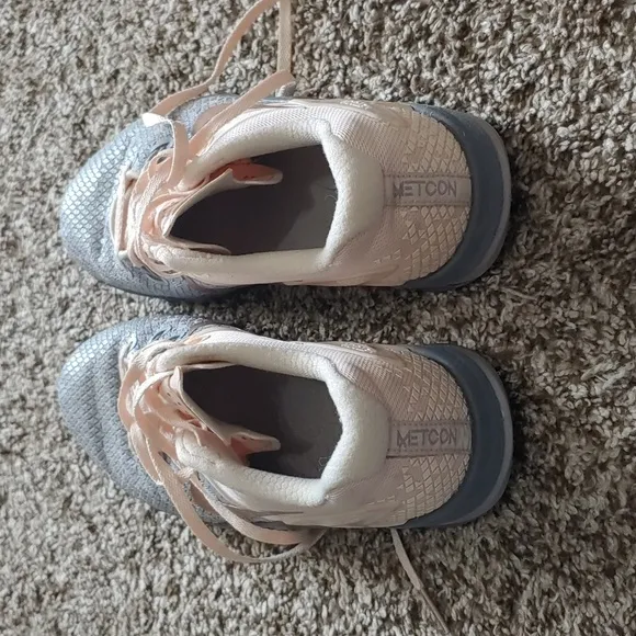 Nike Metcon 4 Shoes Rose Gold And Grey Women's Size 6.5