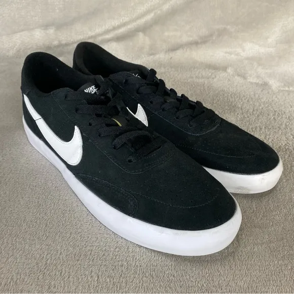Nike SB Heritage Vulc Men's Sneakers Size 10 Black White Suede Skate Shoes NEW