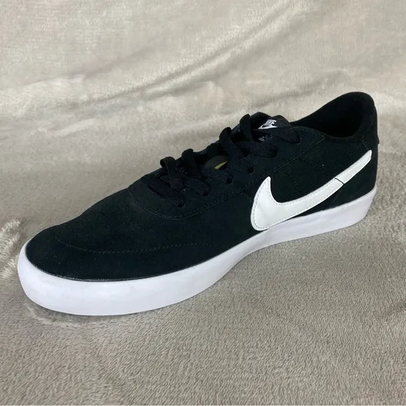 Nike SB Heritage Vulc Men's Sneakers Size 10 Black White Suede Skate Shoes NEW