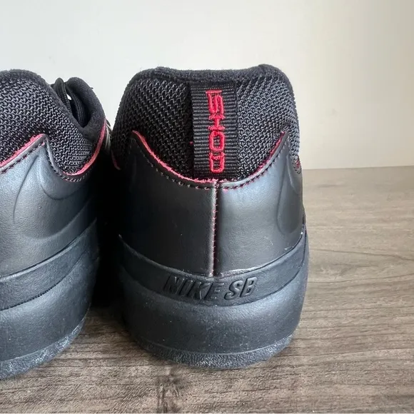 Nike SB Ishod Wair Black Red Men's Skate Shoe Size 10 SKU#24208