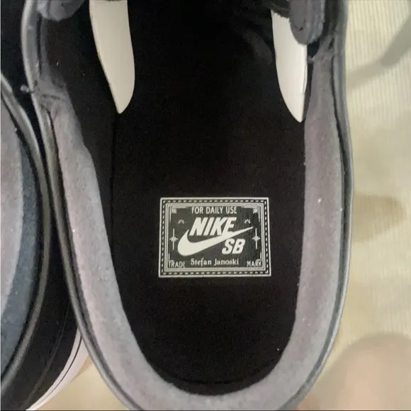 Nike SB Zoom Janoski OG  Mens Size 11 Black White Athletic Skate Shoes