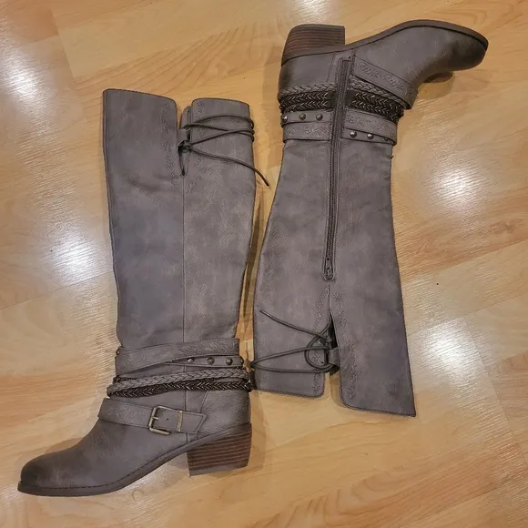 Not Rated Odessa Chelsea Boot Taupe Size 7.5