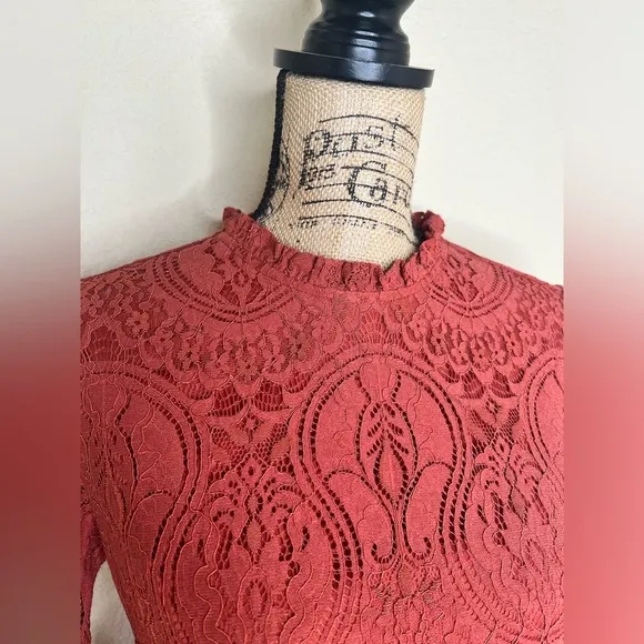 NTM: Molly Bracken Terracotta Rust Lace Tiered Dress with Sheer Sleeves Size M