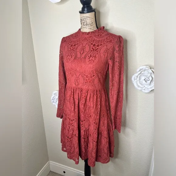 NTM: Molly Bracken Terracotta Rust Lace Tiered Dress with Sheer Sleeves Size M